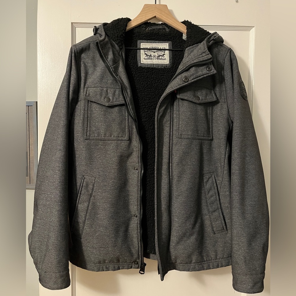 🔸Levi’s Soft Shell Sherpa Lined Hooded Jacket